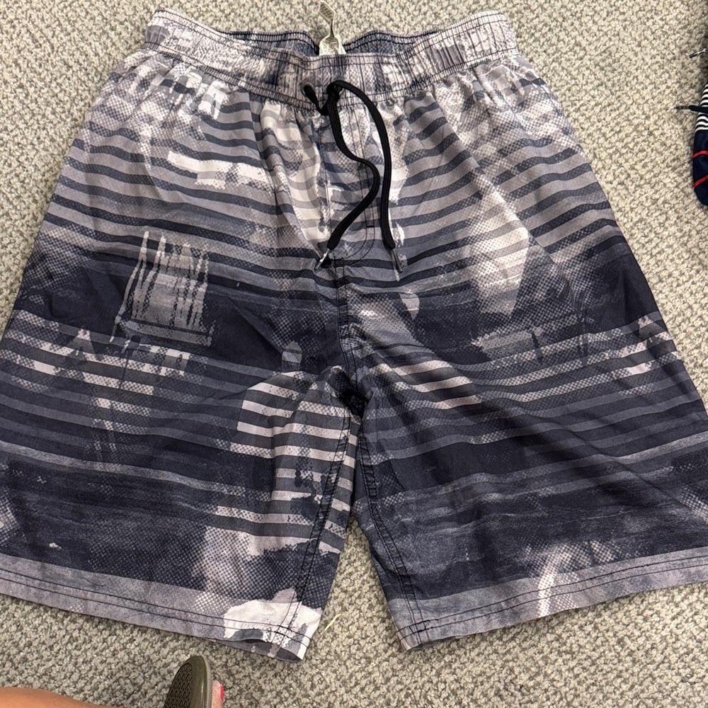Under Armour Men's Black and Gray Board short swim trunks
